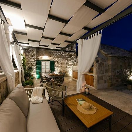 Villa Bante - Luxury Stone House คาชเตลา ภายนอก รูปภาพ