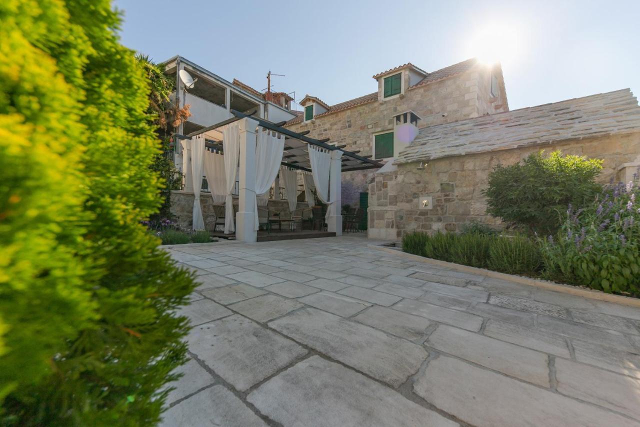 Villa Bante - Luxury Stone House คาชเตลา ภายนอก รูปภาพ