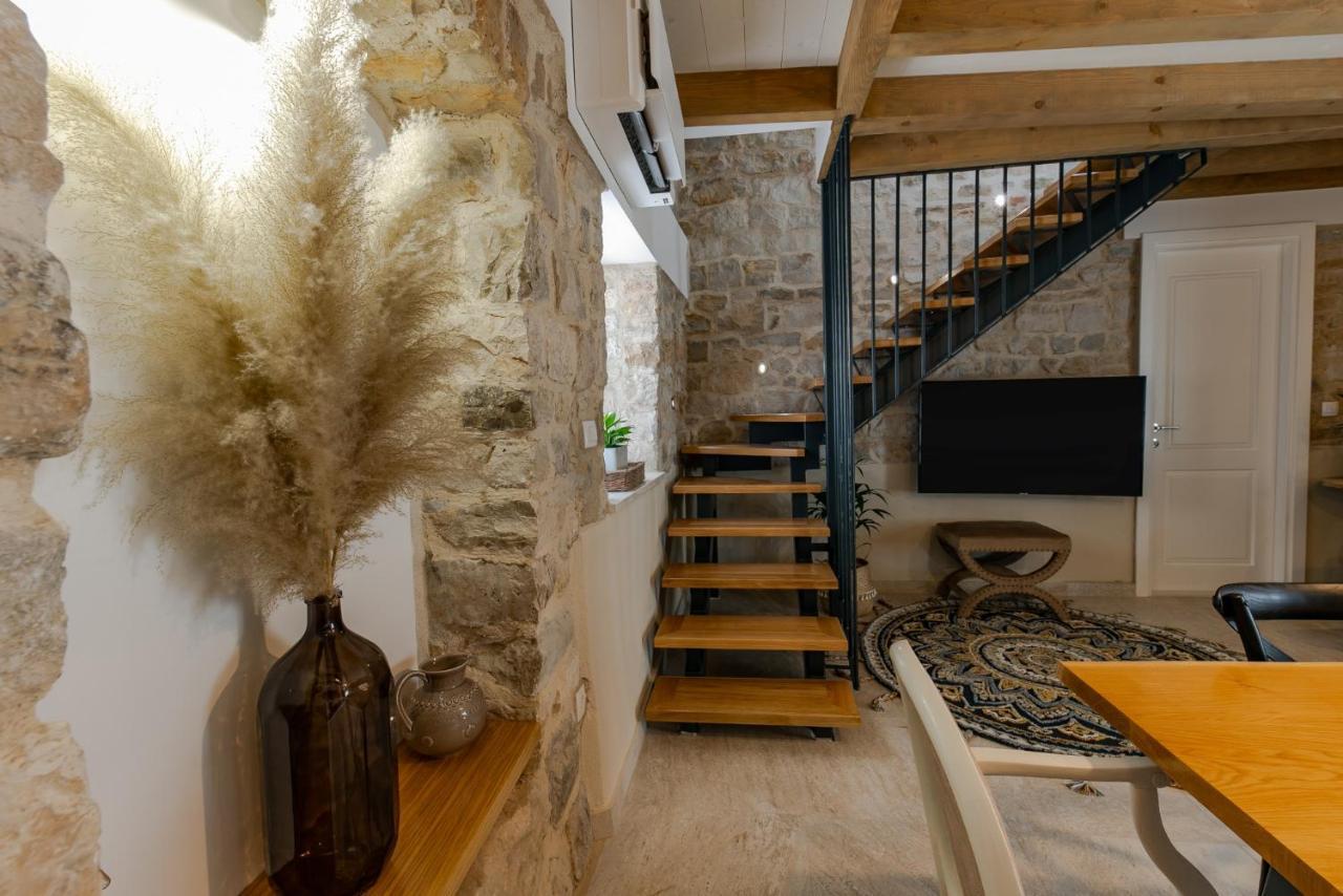 Villa Bante - Luxury Stone House คาชเตลา ภายนอก รูปภาพ