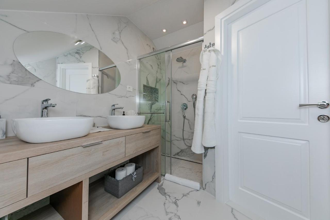 Villa Bante - Luxury Stone House คาชเตลา ภายนอก รูปภาพ