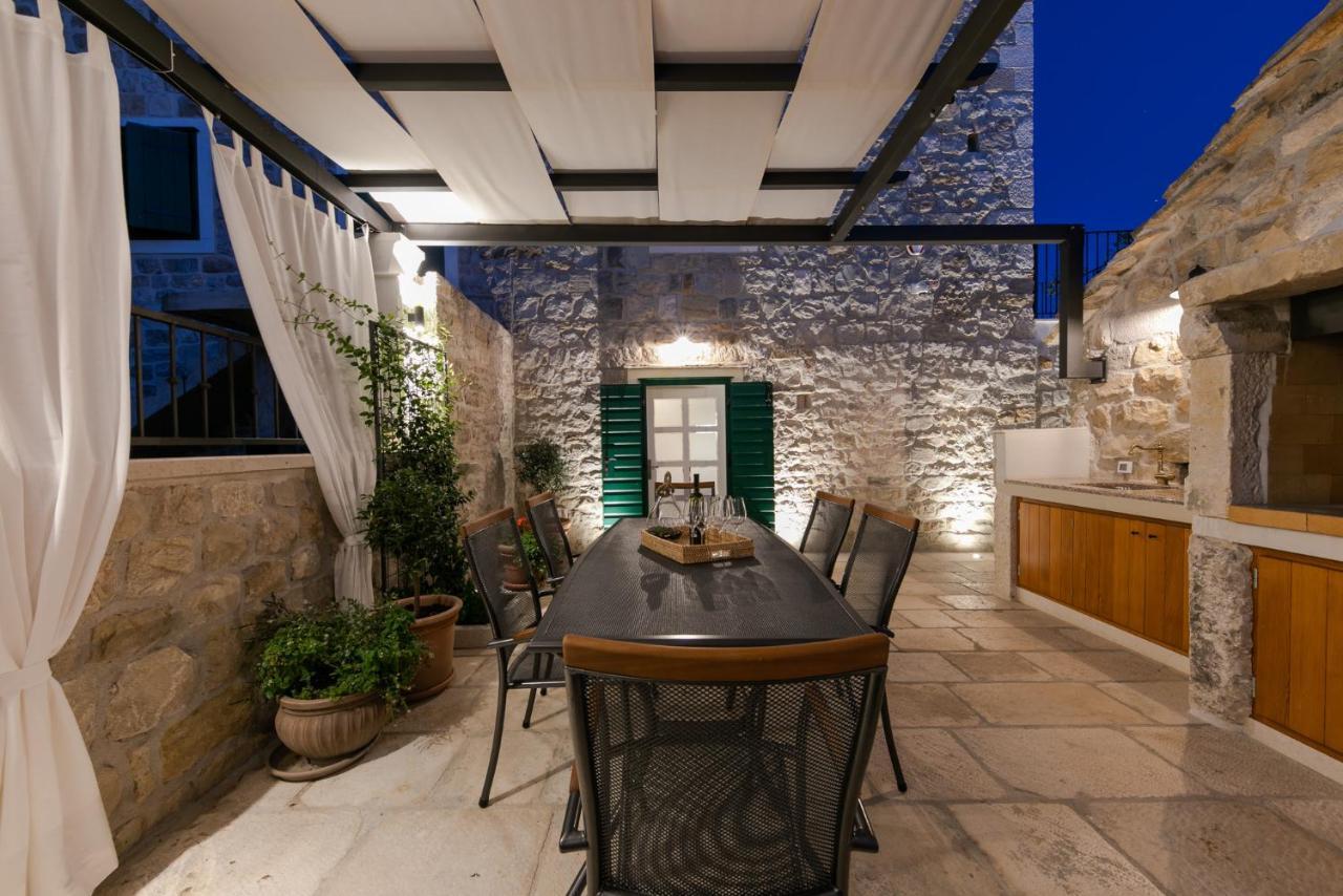 Villa Bante - Luxury Stone House คาชเตลา ภายนอก รูปภาพ