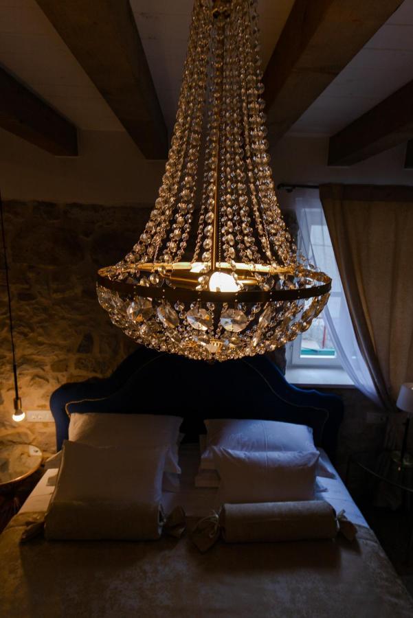 Villa Bante - Luxury Stone House คาชเตลา ภายนอก รูปภาพ