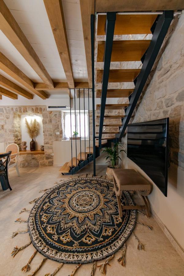 Villa Bante - Luxury Stone House คาชเตลา ภายนอก รูปภาพ